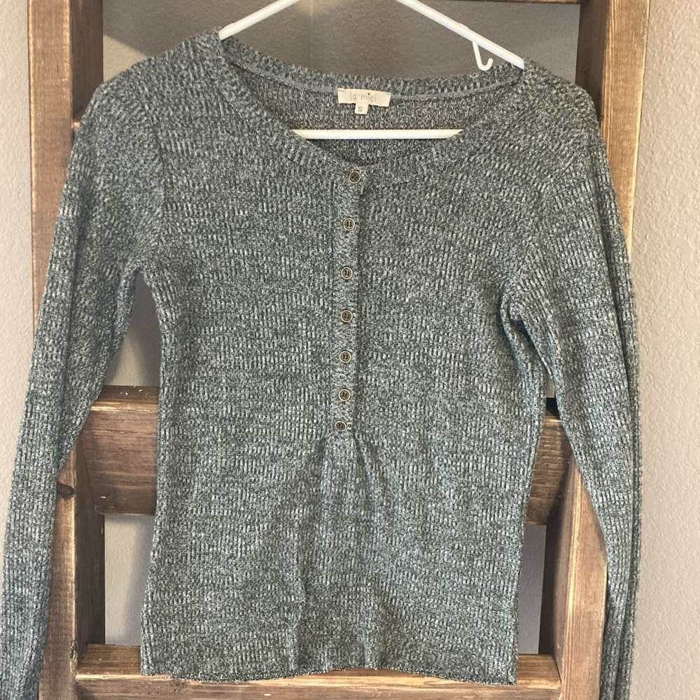 Long sleeve Henley tee